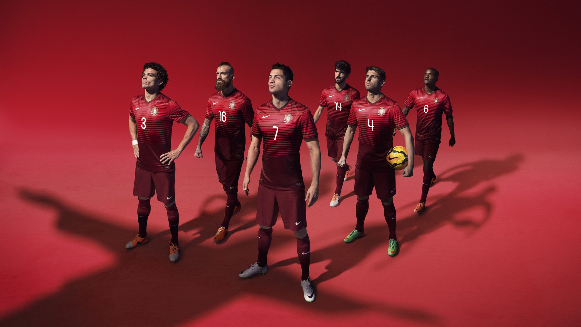 C罗：退役会落泪，距千球仅差48球，c罗退役计划